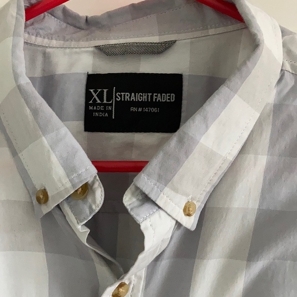XL Men’s button up - Picture 2 of 2